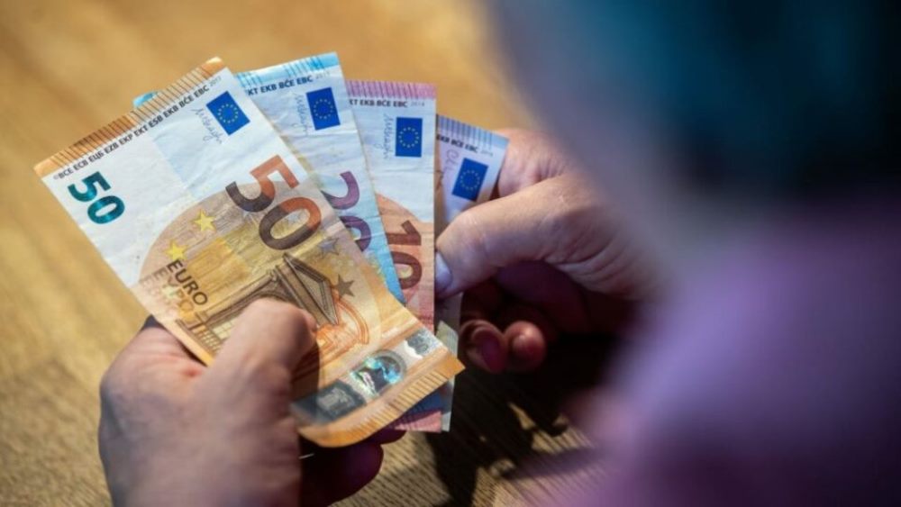 Qeveria miraton vendimin, rriten pensionet ne Kosove